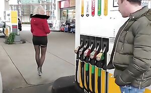 German comme ‡a teen trull persevere in on tap gas station and fuck
