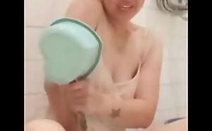 Pinay OFW in Dubai Leaked Shower Scandal (Part 2)