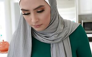 I Caught My Followers Sexy Muslim Hijab Step Mom Masturbating & She Sucked Me Wanting For My Silence