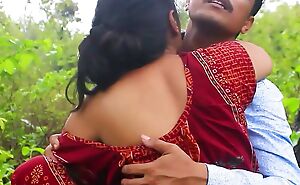 Hot Outdoor Lovemaking With Indian Girlfriend