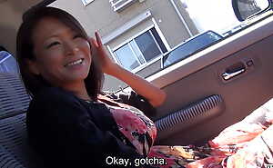 Tan together with completely super Japanese MILF has wild car sex while driving