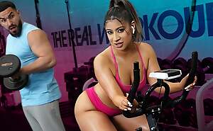 Mila Milkshake Loves Stretching Say no to Curvy Body And Shaking Say no to Luscious Pain in the neck At The Gym - TeamSkeet